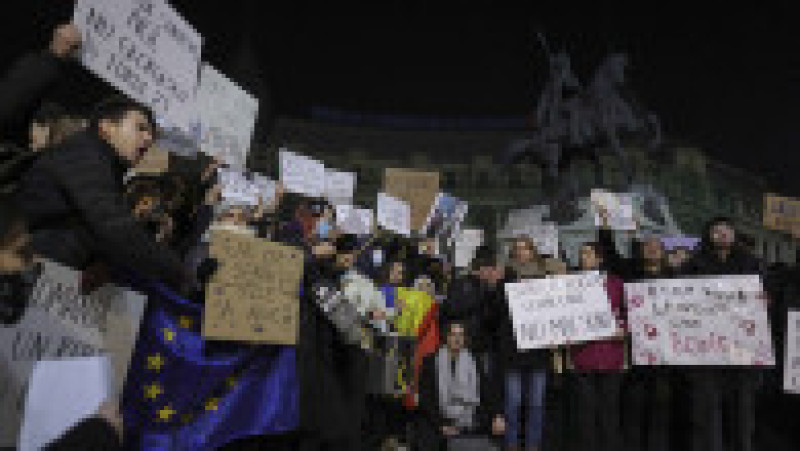 Studenți la un miting împotriva candidatului Călin Georgescu. Foto: Inquam Photos / Octav Ganea | Poza 4 din 7