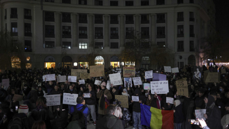 Studenți la un miting împotriva candidatului Călin Georgescu. Foto: Inquam Photos / Octav Ganea