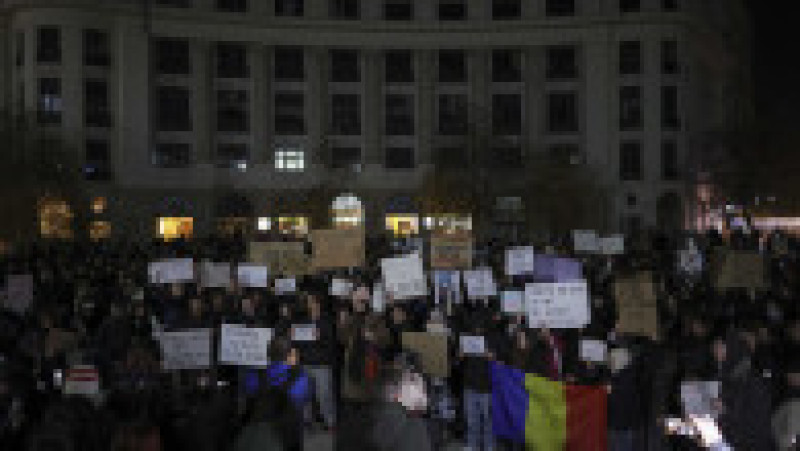Studenți la un miting împotriva candidatului Călin Georgescu. Foto: Inquam Photos / Octav Ganea | Poza 1 din 7