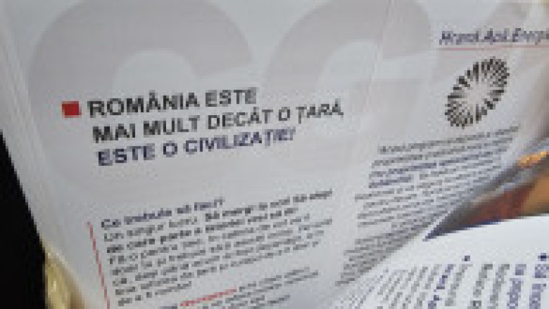 Materiale electorale care conțin însemnele candidatului Călin Georgescu | Poza 4 din 5