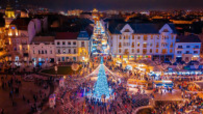 Târgul de Crăciun din Oradea, 2024. Sursa foto: Facebook / Visit Oradea | Poza 1 din 8