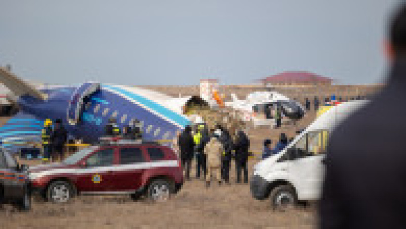 Avionul Embraer 190 prăbușit de Crăciun în Kazahstan era operat de Azerbaijan Airlines Foto: Profimedia | Poza 9 din 10