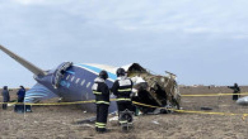 Avionul Embraer 190 prăbușit de Crăciun în Kazahstan era operat de Azerbaijan Airlines Foto: Profimedia | Poza 4 din 10