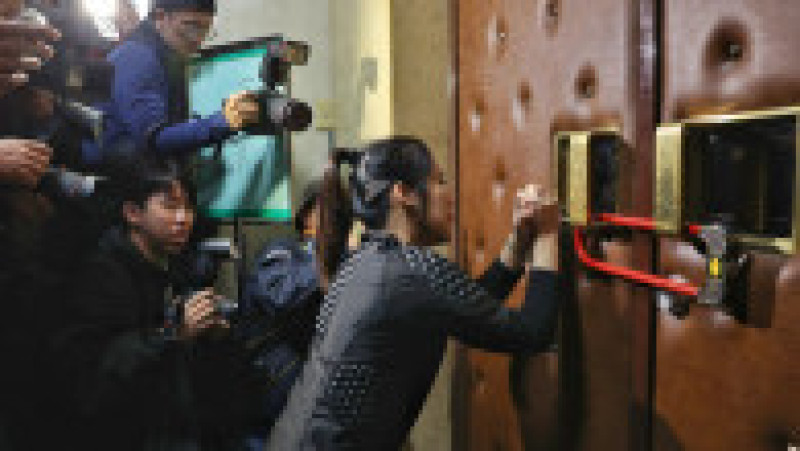 Deputaţii din PDP au protestat la adresa partidului de opoziţie Kuomintang. Sursa foto: Profimedia Images | Poza 7 din 7
