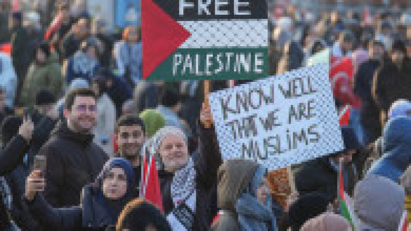 Protest uriaș la Istanbul: Milioane de oameni au ieșit în stradă în semn de solidaritate cu Palestina, condamnând atacurile israeliene din Gaza. Foto: Profimedia | Poza 4 din 5