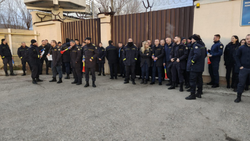 Polițiști de penitenciare din toată țara protestează față de Odonanța „trenuleț”. Foto: SNPP/ Facebook