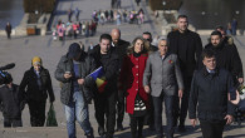 Călin Georgescu și soția sa, Cristela, participă la un eveniment în Parcul Carol Foto Inquam Photos / Octav Ganea | Poza 10 din 23