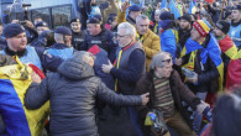 Protest in Piata Victoriei din Bucuresti, 24 ianuarie 2025. Inquam Photos / Sabin Cirstoveanu | Poza 21 din 23