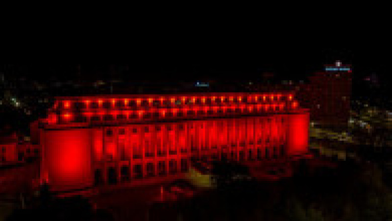 România, iluminată în roșu de Ziua Europeană a Numărului de Urgență 112: Peste 100 de istituții se alătură acestui demers. Foto: STS | Poza 2 din 3