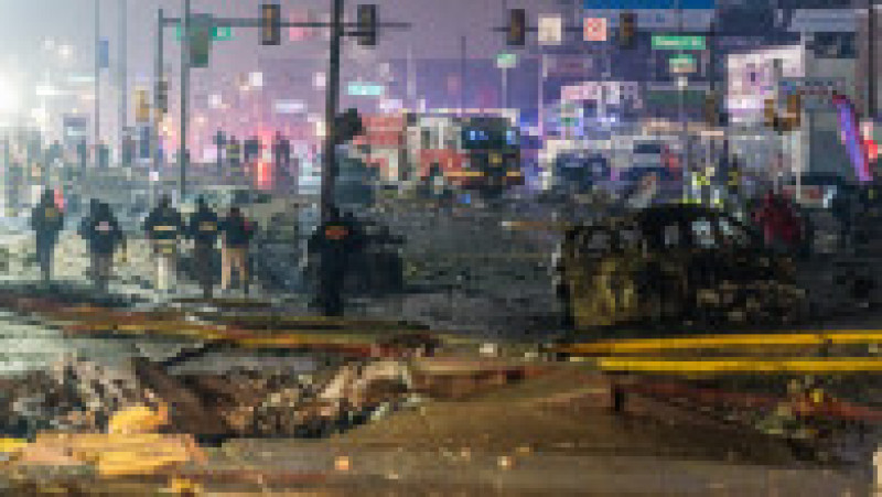 Urmările prăbușirii ambulanței aerienei în Philadelphia, SUA Foto: Profimedia | Poza 3 din 7