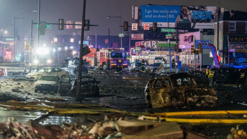 Urmările prăbușirii ambulanței aerienei în Philadelphia, SUA Foto: Profimedia