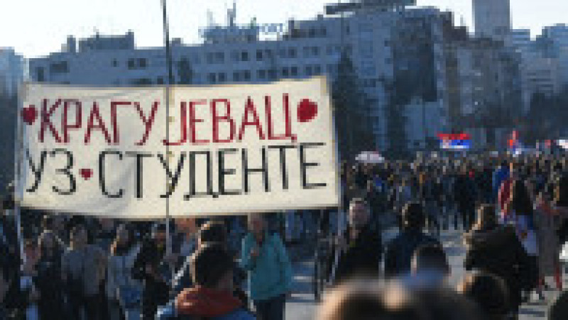 Zeci de mii de oameni s-au adunat la Novi Sad pentru a participa la blocajele numite „Trei luni - trei poduri”. Foto: Profimedia | Poza 2 din 8