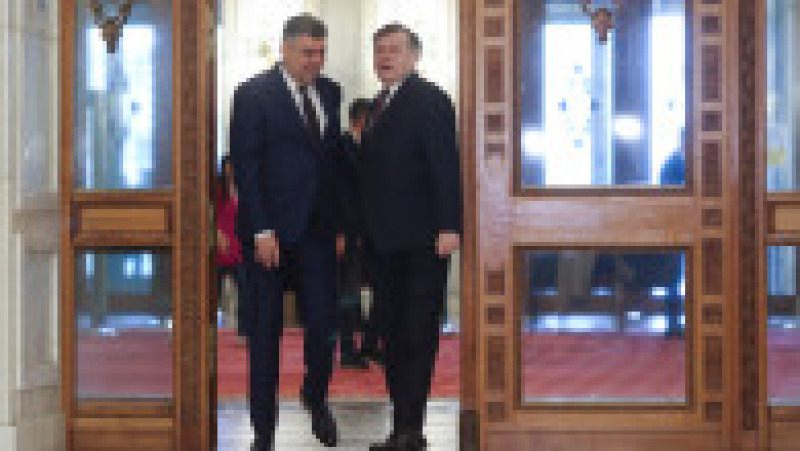 Marcel Ciolacu și crin Antonescu la Congresul Partidului Social Democrat pentru desemnarea candidatului PSD la alegerile prezidenţiale, la Palatul Parlamentului din București, 2 februarie 2025. Inquam Photos / George Călin | Poza 9 din 9
