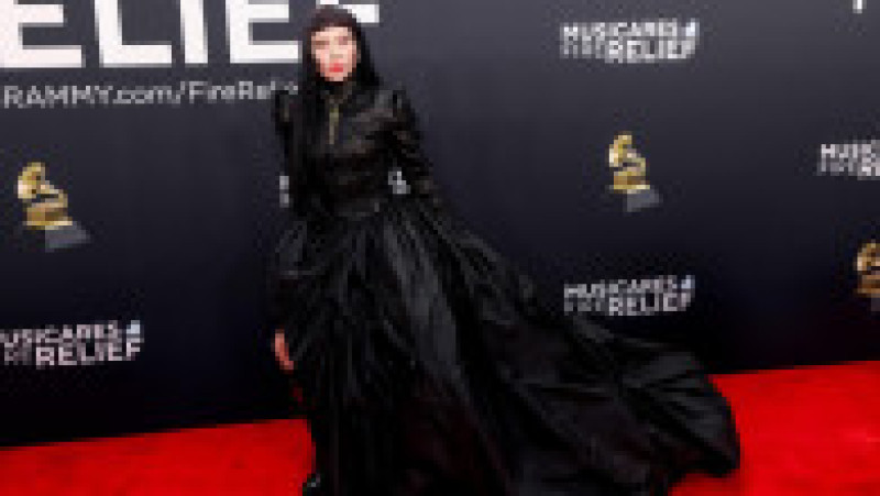 Câștigătoarea a 13 premii Grammy, Lady Gaga, a purtat o rochie dramatică de bal cu mâneci lungi semnată Vivienne Westwood, completată cu bijuterii Tiffany & Co. Foto: Profimedia | Poza 3 din 11