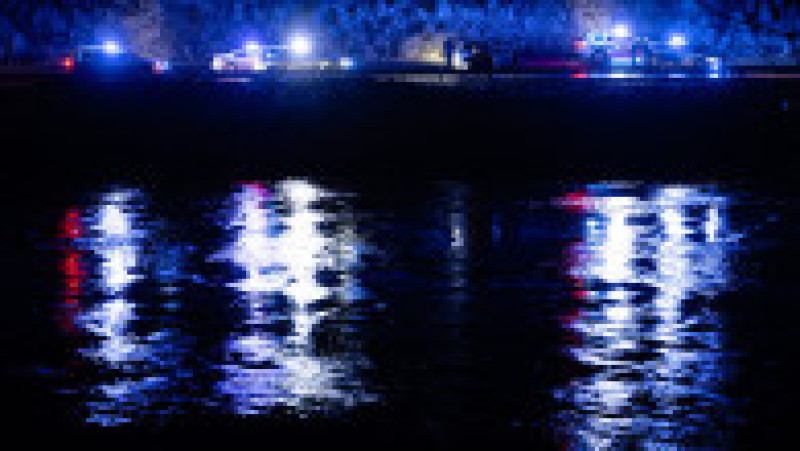 Cel puțin 10 persoane au murit în urma inundațiilor devastatoare din SUA. Trump a declarat stare de urgență. Foto: Jon Cherry/Getty Images | Poza 1 din 4