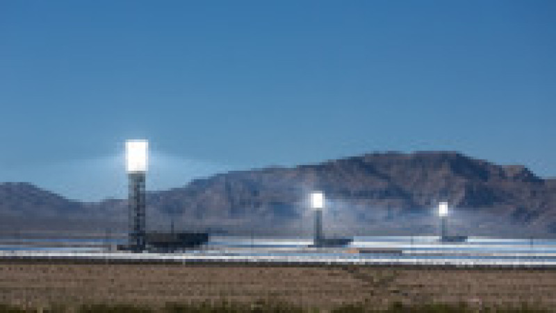 Cea mai mare problemă pentru Ivanpah este faptul că tehnologia panourilor solare fotovoltaice a devenit o alternativă mult mai ușor de utilizat și mai ieftină. Foto: Profimedia Images | Poza 9 din 12