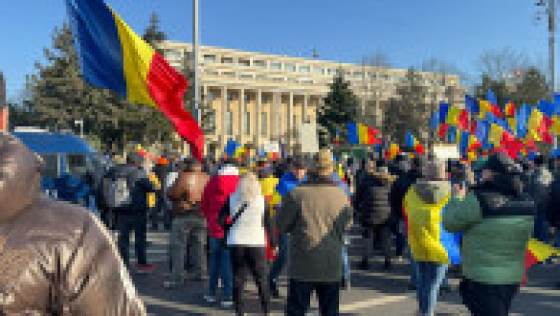 Susținătorii lui Călin Georgescu protestează în fața Guvernului | Poza 6 din 6