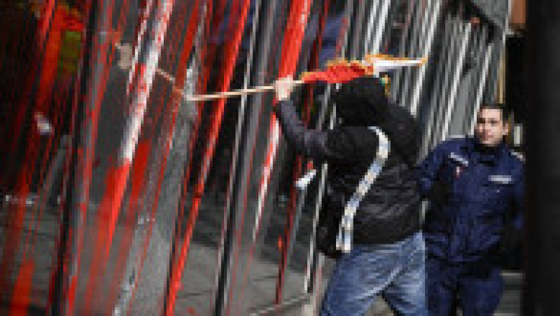 Proteste violente în Bulgaria față de intenția guvernului de a trece la moneda euro Foto: Profimedia | Poza 7 din 8