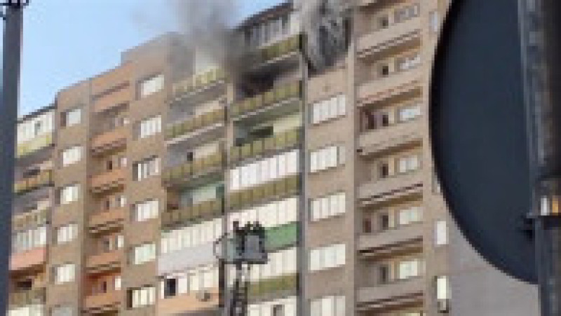 Incendiu puternic într-un bloc din Sibiu: aproape 60 de locatari, evacuați. Foto. Digi24 | Poza 3 din 3