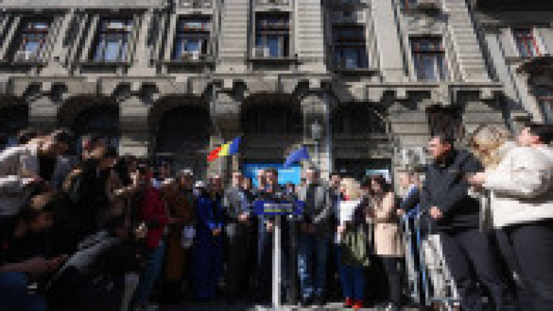 Nicușor Dan, candidat la alegerile prezidențiale, depune dosarul de candidatură și lista de semnături la sediul Biroului Electoral, în București, 7 martie 2025. Foto: Inquam Photos / George Călin | Poza 5 din 8