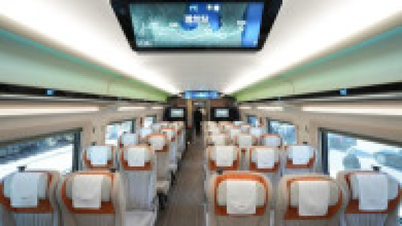 Cel mai rapid tren de mare viteză din lume, CR450, se află în teste la Beijing. Foto: Profimedia | Poza 3 din 18