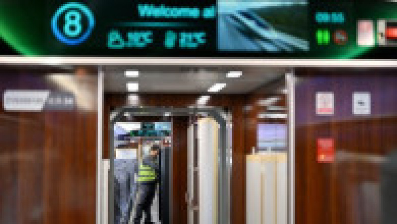 Cel mai rapid tren de mare viteză din lume, CR450, se află în teste la Beijing. Foto: Profimedia | Poza 14 din 18