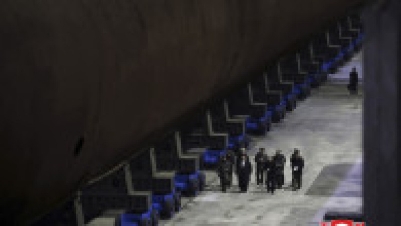 Kim Jong Un a inspectat un șantier unde va fi construit un submarin cu propulsie nucleară. Foto: Profimedia | Poza 6 din 6