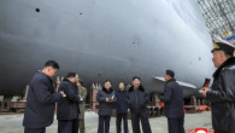 Kim Jong Un a inspectat un șantier unde va fi construit un submarin cu propulsie nucleară. Foto: Profimedia | Poza 4 din 6