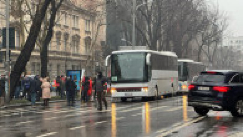 AUR a adus manifestanți cu autorcare din țară. Foto: Digi24.ro | Poza 3 din 9