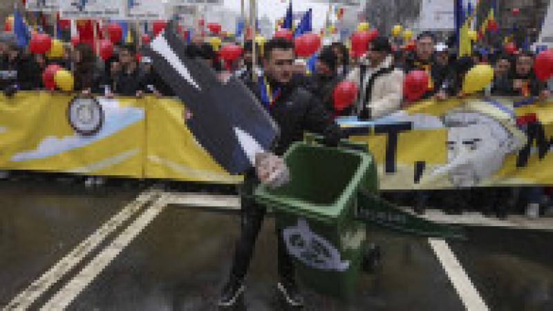 Protestatarii au scandat împotriva Guvernului Ciolacu. Foto: INQUAM Photos / Octav Ganea | Poza 5 din 9