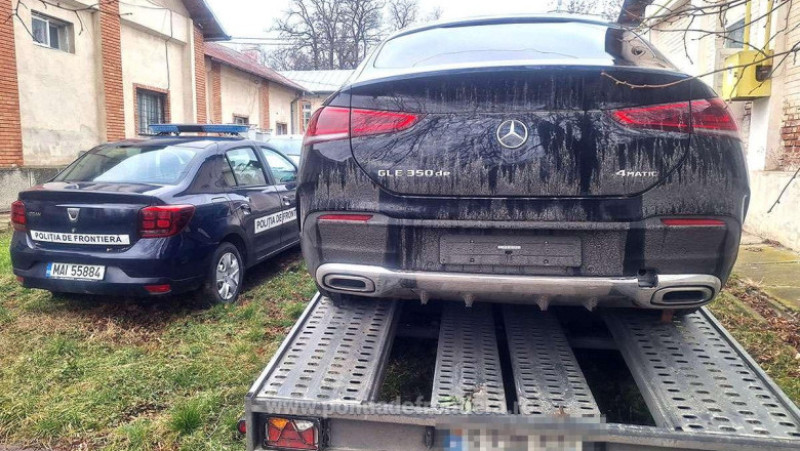Două autoturisme de lux furate din Spania și Italia, în valoare de peste 100.000 de euro, descoperite la Vama Albița. Foto. Poliția de Frontieră
