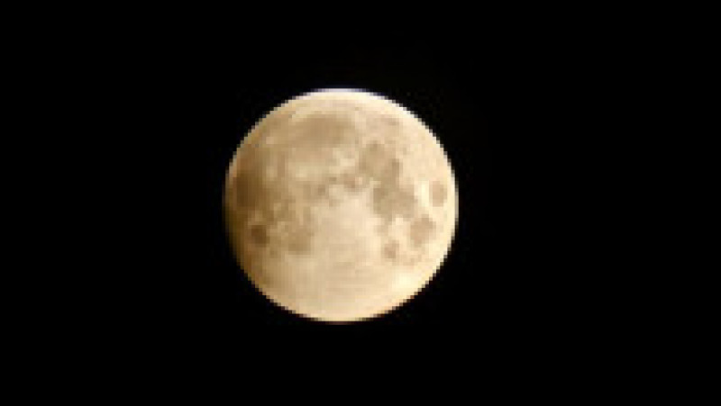 Lună roşie cu ocazia unei eclipse totale. Foto: Profimedia | Poza 1 din 19