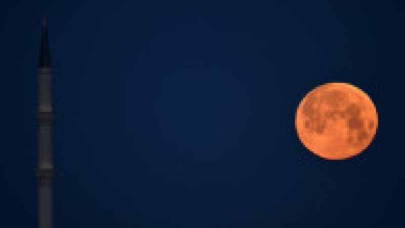 Lună roşie cu ocazia unei eclipse totale. Foto: Profimedia | Poza 5 din 19