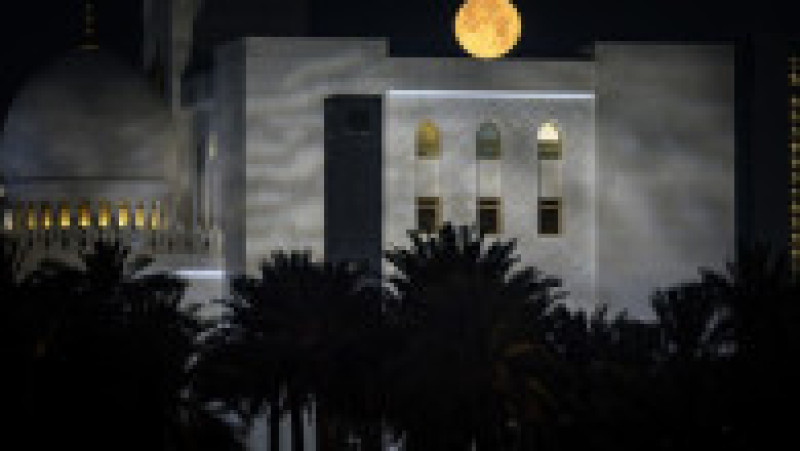 Lună roşie cu ocazia unei eclipse totale. Foto: Profimedia | Poza 15 din 19