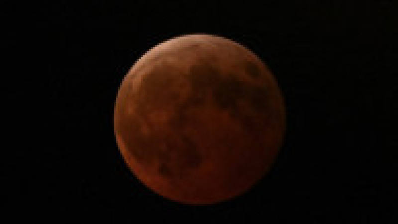Lună roşie cu ocazia unei eclipse totale. Foto: Profimedia | Poza 16 din 19