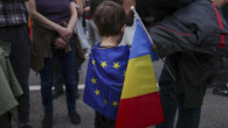 Mii de persoane participă la Mitingul ”EuRo Manifest” în Piața Victoriei / Foto: Inquam Photos / Octav Ganea | Poza 7 din 11
