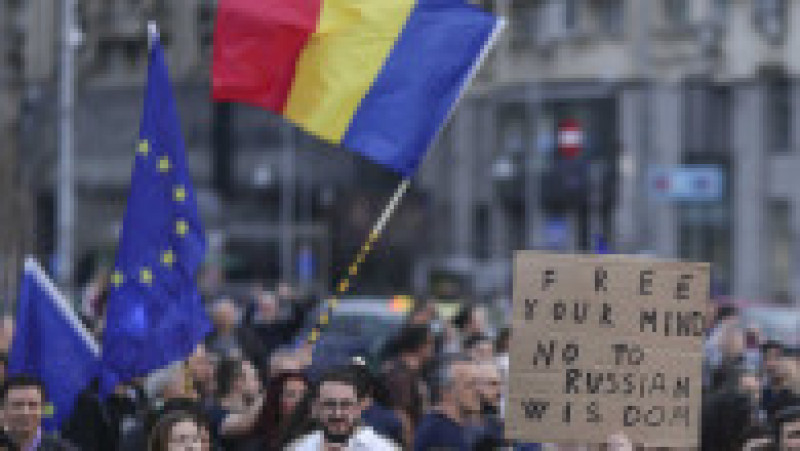 Mii de persoane participă la Mitingul ”EuRo Manifest” în Piața Victoriei / Foto: Inquam Photos / Octav Ganea | Poza 11 din 11