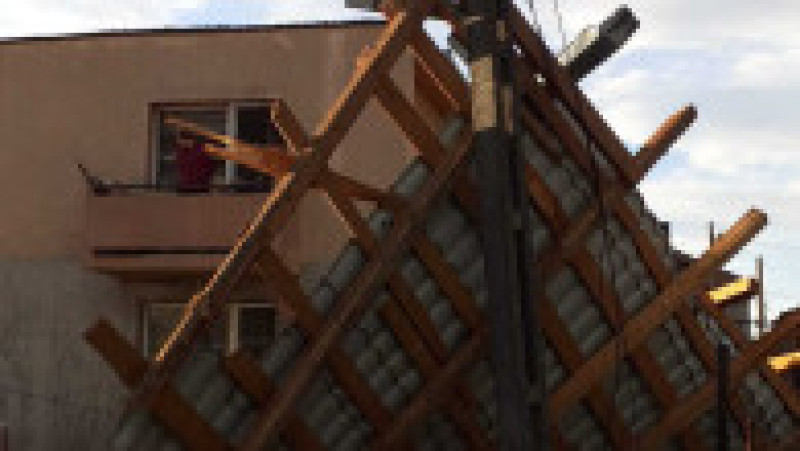 poza casa distrusa de vant sursa isu cluj 130324 (2) | Poza 2 din 2