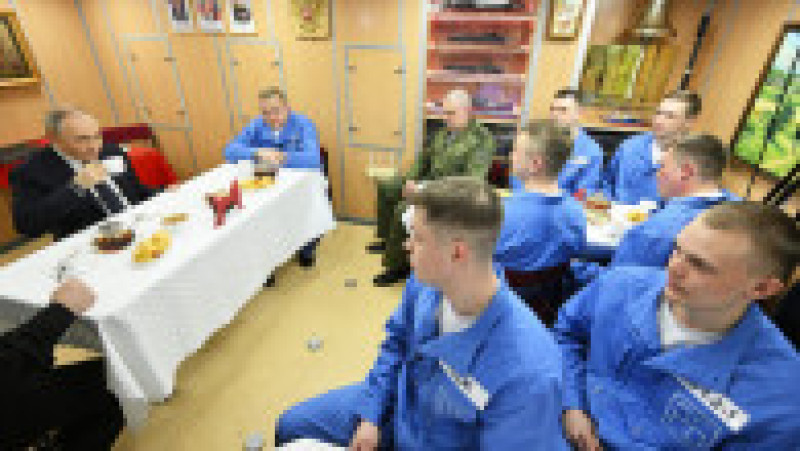 Putin a stat de vorbă cu submariniști. Sursa foto: Profimedia Images | Poza 9 din 9