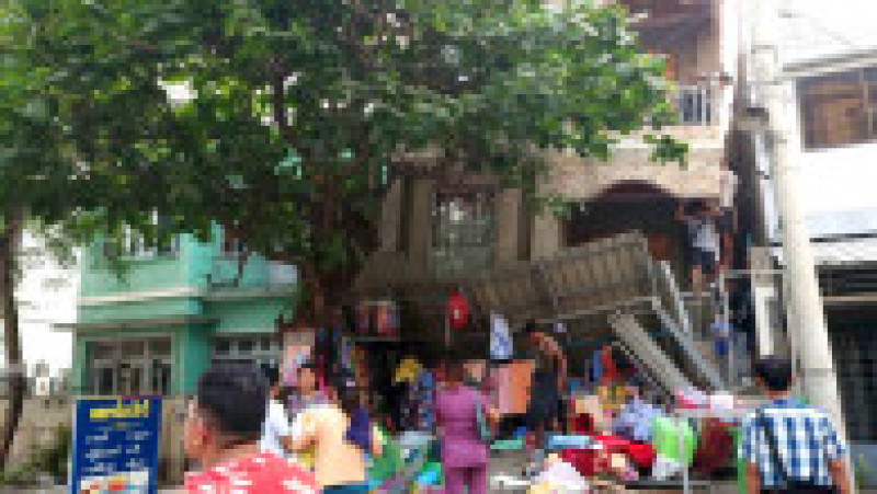 Seismul a fost urmat câteva minute mai târziu de o replică cu magnitudinea de 6,7. Foto: X | Poza 17 din 20