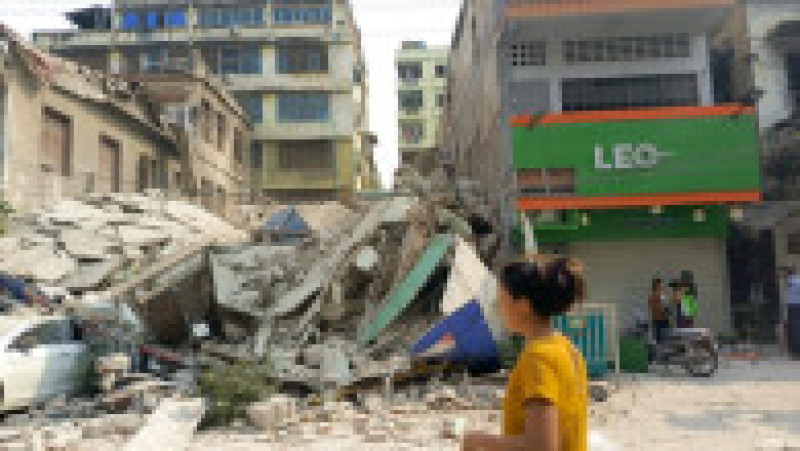 Seismul a fost urmat câteva minute mai târziu de o replică cu magnitudinea de 6,7. Foto: Profimedia | Poza 12 din 20