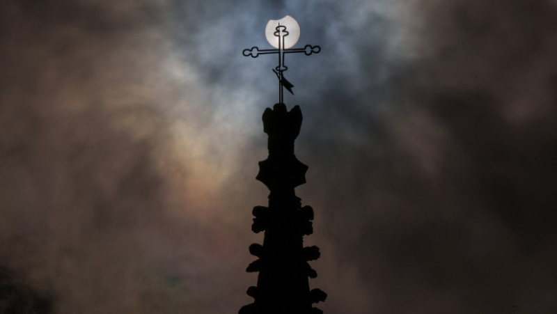 Eclipsa parțială de Soare, văzută din Burgos, Spania. Sursa foto: Profimedia Images