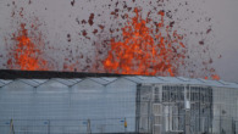 Erupție vulcanică lângă Grindavik, în sud-vestul Islandei. 1 aprilie 2025 Foto: Profimedia | Poza 3 din 6