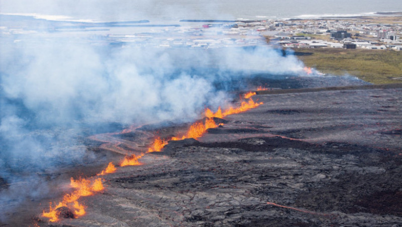 Erupție vulcanică lângă Grindavik, în sud-vestul Islandei. 1 aprilie 2025 Foto: Profimedia