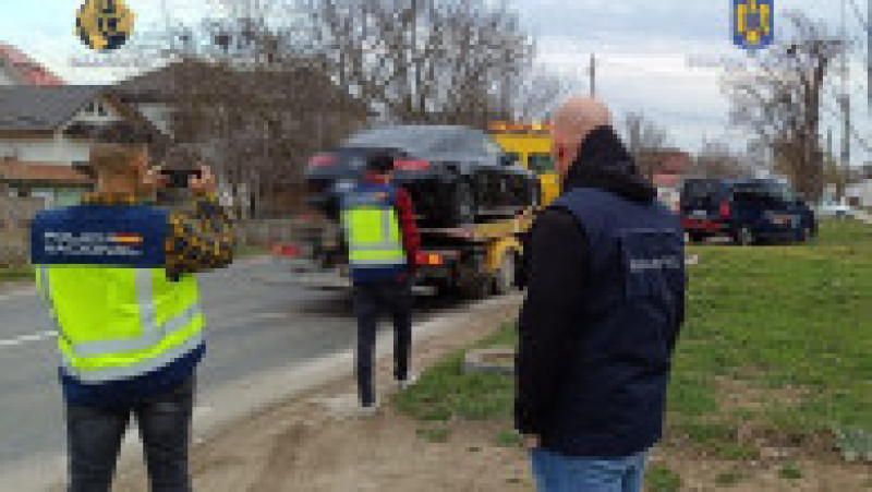 Percheziții în Ialomița la suspecți de furturi și tâlhării comise în Spania. Foto. DIICOT | Poza 7 din 8