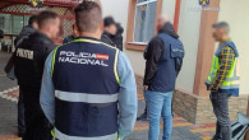 Percheziții în Ialomița la suspecți de furturi și tâlhării comise în Spania. Foto. DIICOT | Poza 5 din 8