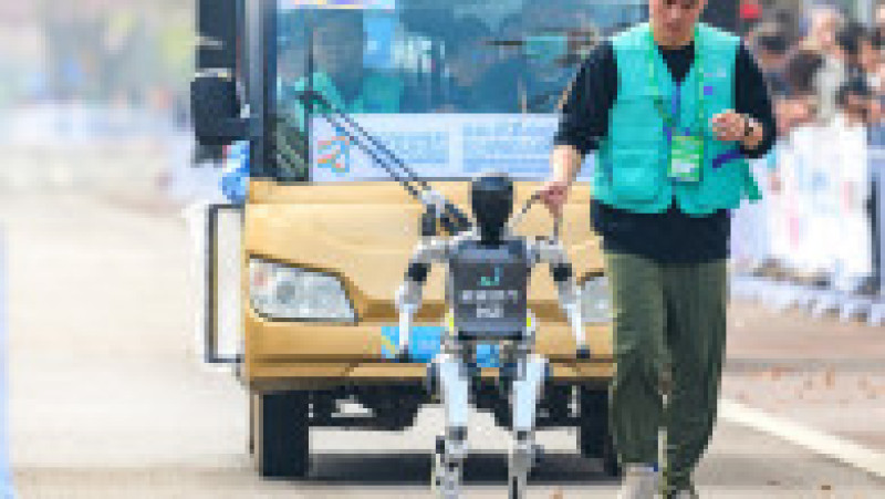 Roboți la semimaratonul din Beijing. Foto: Profimedia | Poza 4 din 5