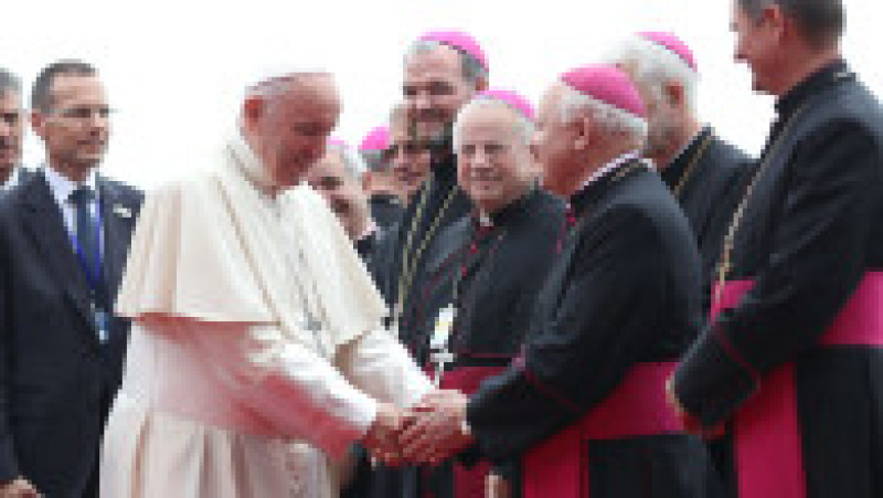 Papa Francisc, care a încetat din viață, a vizitat România în 2019, unde s-a întâlnit la București cu președintele Klaus Iohannis, premierul Viorica Dăncilă și a mers la Blaj, Șumuleu Ciuc și Iași, unde a fost întâmpinat de mii de credincioși creștini. Foto: Inquam Photos | Poza 2 din 39