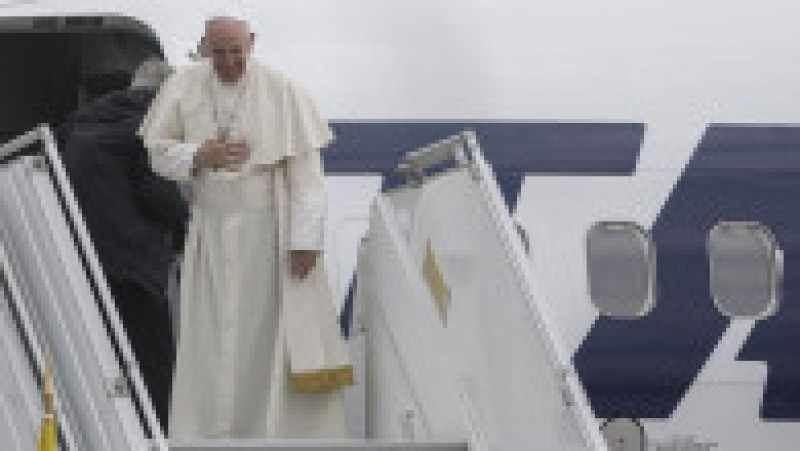 Papa Francisc, care a încetat din viață, a vizitat România în 2019, unde s-a întâlnit la București cu președintele Klaus Iohannis, premierul Viorica Dăncilă și a mers la Blaj, Șumuleu Ciuc și Iași, unde a fost întâmpinat de mii de credincioși creștini. Foto: Inquam Photos | Poza 15 din 39