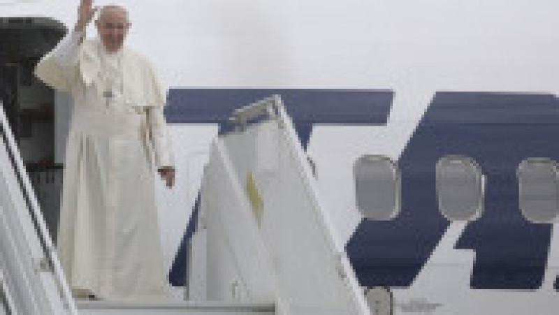 Papa Francisc, care a încetat din viață, a vizitat România în 2019, unde s-a întâlnit la București cu președintele Klaus Iohannis, premierul Viorica Dăncilă și a mers la Blaj, Șumuleu Ciuc și Iași, unde a fost întâmpinat de mii de credincioși creștini. Foto: Inquam Photos | Poza 16 din 39